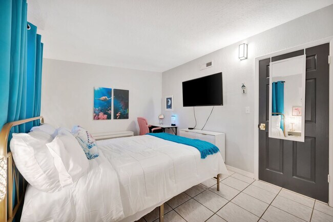 Building Photo - 5025 9th Ave S