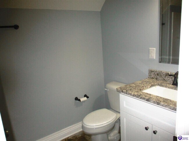 Building Photo - 130 Diamond Ct