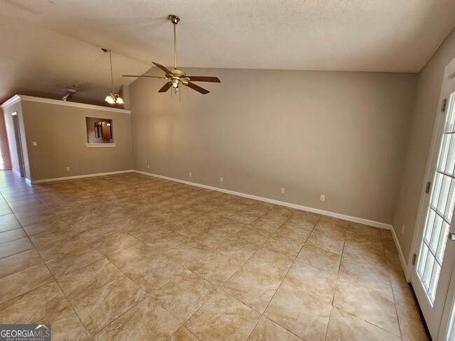 Building Photo - 189 E Lakemont Dr