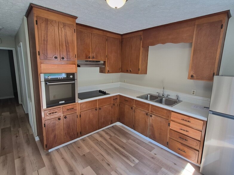 Kitchen - 128 Morgan Drive