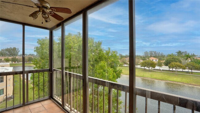 Building Photo - 10155 NW 9th St Cir