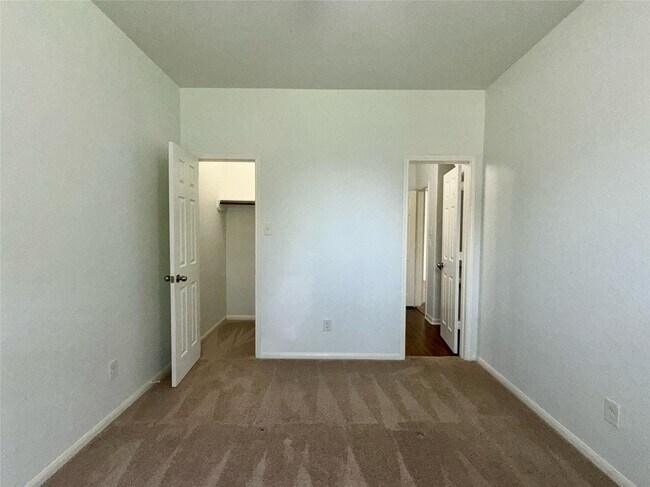 Building Photo - 2623 Hunters Side Trl