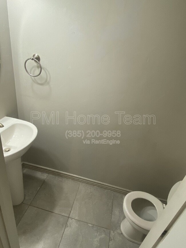 Building Photo - 690 N 1775 W