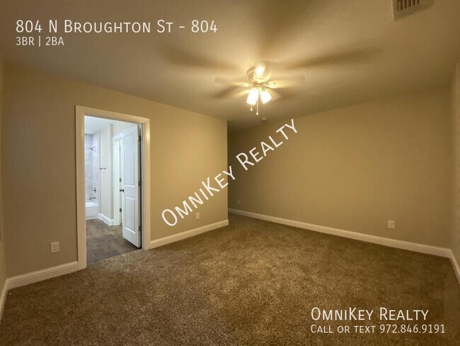Building Photo - 804 N Broughton St