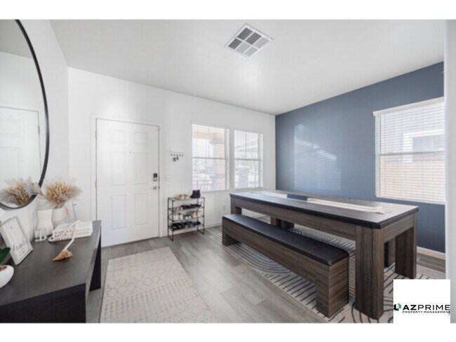 Building Photo - Your Perfect Phoenix 4/2.5 Home Awaits!