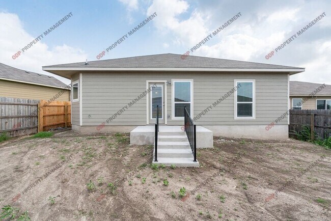 Building Photo - 2425 Bellmont