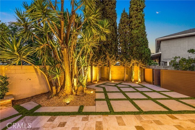 Building Photo - 1320 N Van Gogh Cir