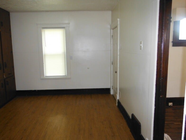 Building Photo - 1364 Stark Ave SW