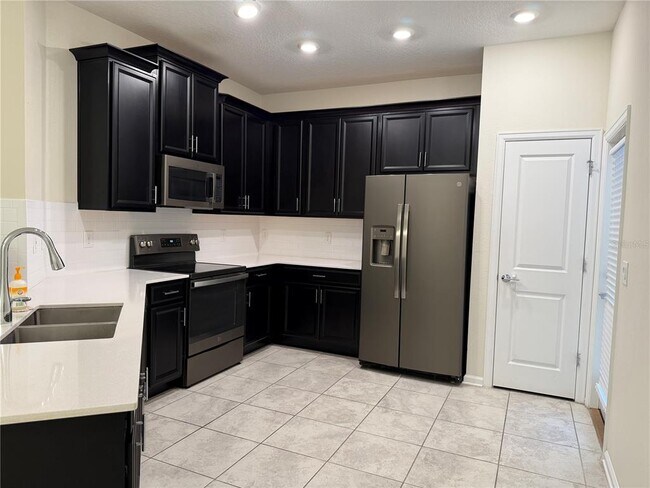 Building Photo - 8513 Golf Wy