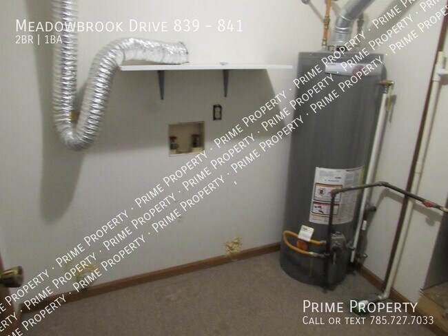Building Photo - Meadowbrook Drive 839-841