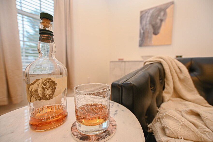 Building Photo - 1645 Burks Branch Rd