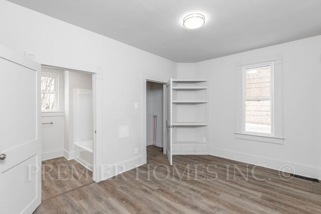 Building Photo - Charming 3BR, Two-Story Home in Canton, OH