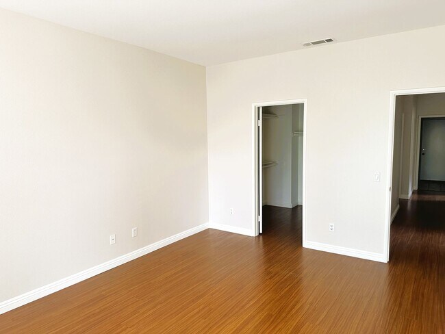 Building Photo - Refreshed Single Family Home in Garden Grove