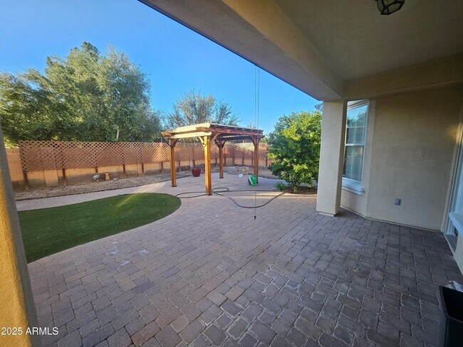 Building Photo - 3216 S Cottonwood Dr