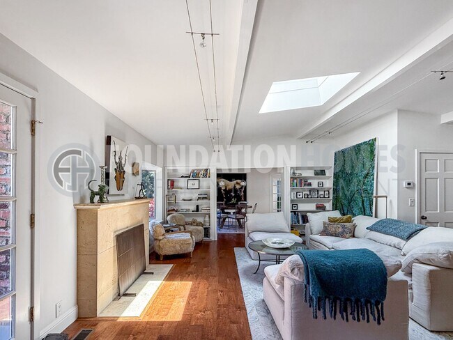 Building Photo - Modern Mill Valley Retreat - A/C - EV - FO...