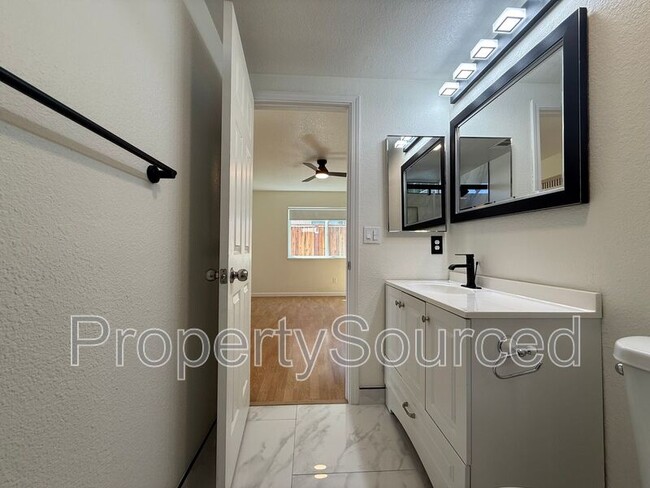 Building Photo - 1520 Andrew St