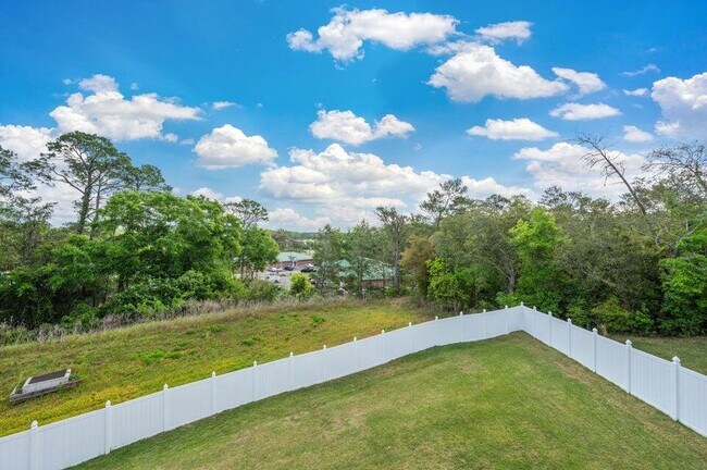 Building Photo - 508 Hideaway Ln