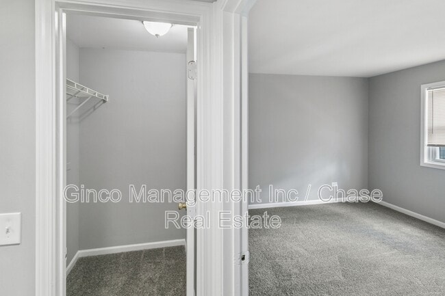 Building Photo - 621 Oneida St
