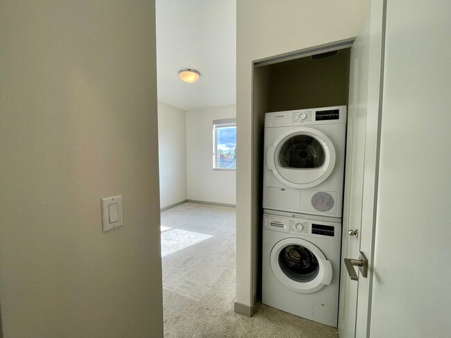 Building Photo - Fantastic 2 Bed 1 Bath - N. Portland - Arb...