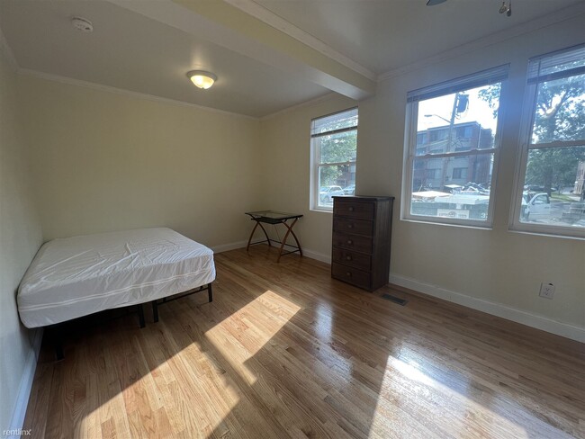 Building Photo - 7 br, 6.5 bath House - 930 Mary St