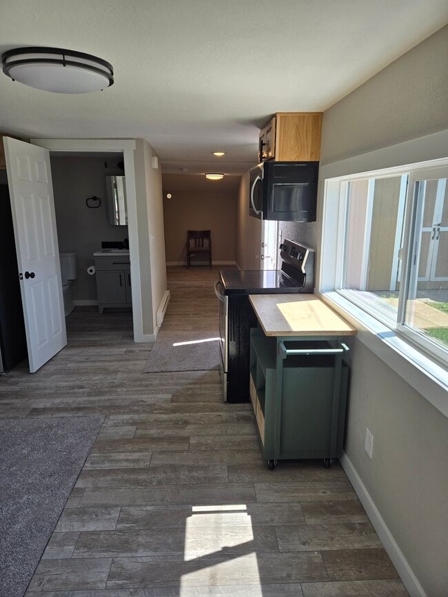 Building Photo - cute 2 bed home