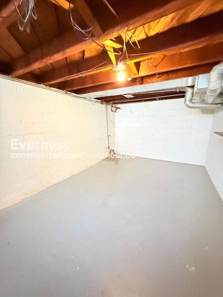 Building Photo - 17143 Ontario St