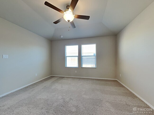 Building Photo - 5217 Saddle Clb Dr