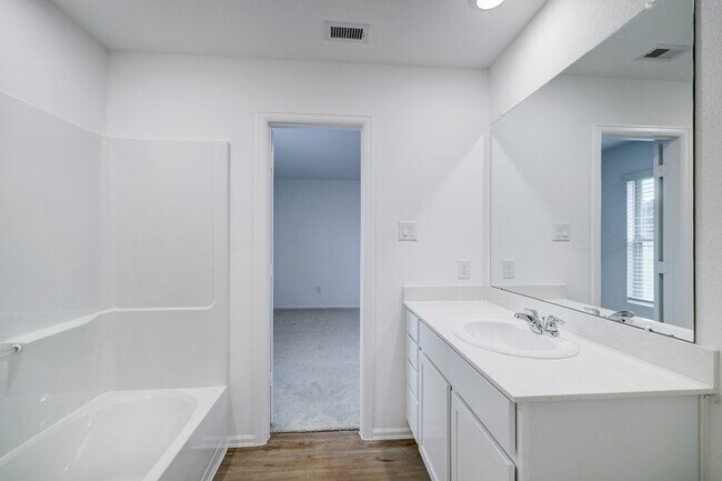 Building Photo - 8907 Estes Lks Dr