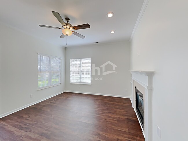 Building Photo - 3806 Glen Lyon Dr