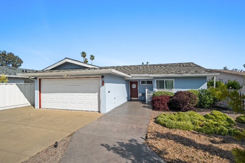 Building Photo - 607 Sand Hook Isle