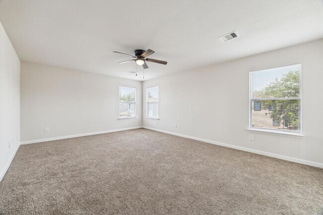 Building Photo - 431 Mantova Dr