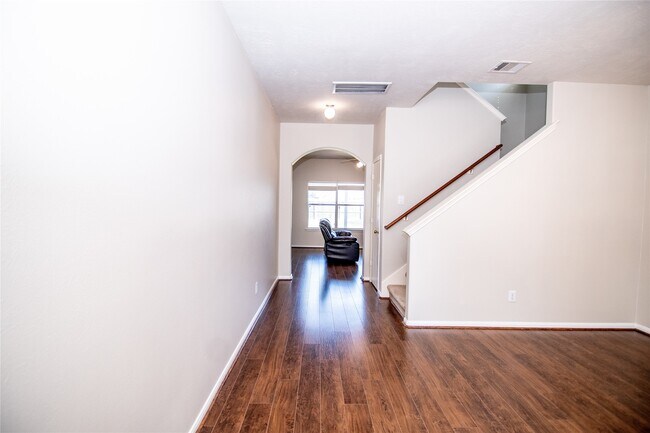 Building Photo - 25914 Chapman Falls Dr