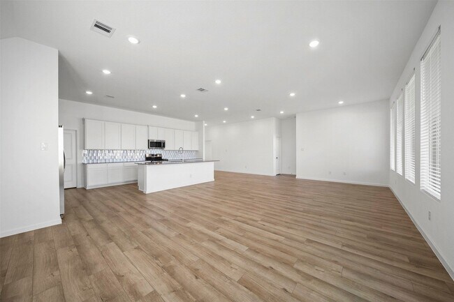 Building Photo - 2515 Olivine Stone Dr