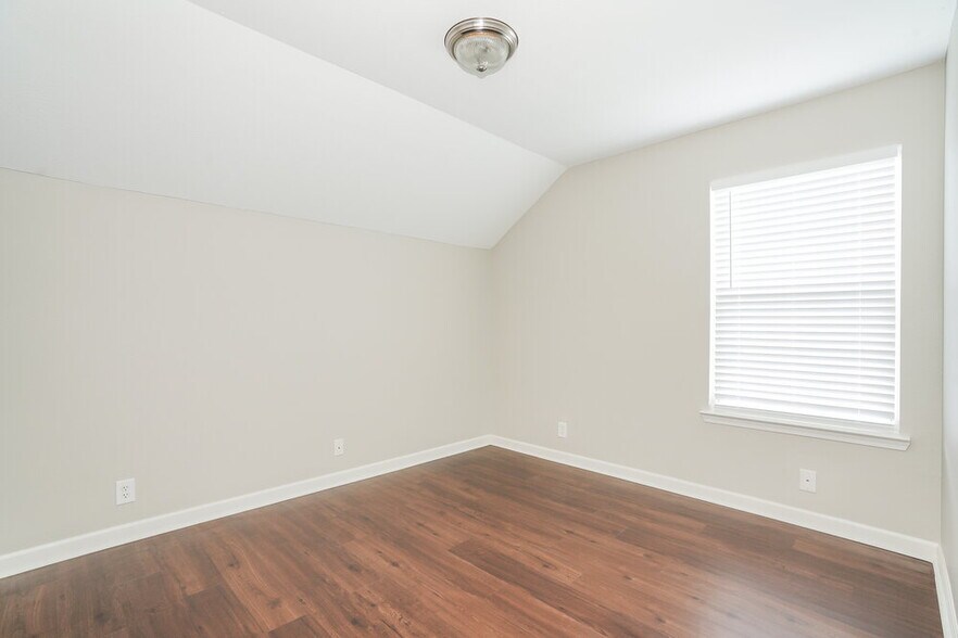 Building Photo - 1505 Brookchase Ct