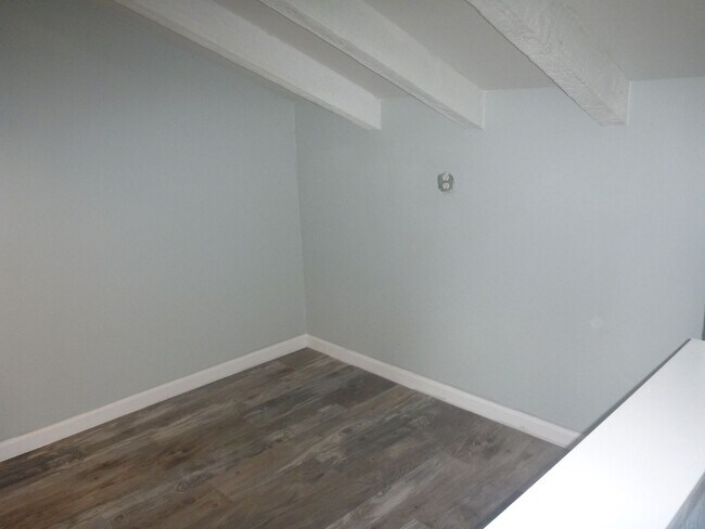 Building Photo - 1047 War Bonnet Way