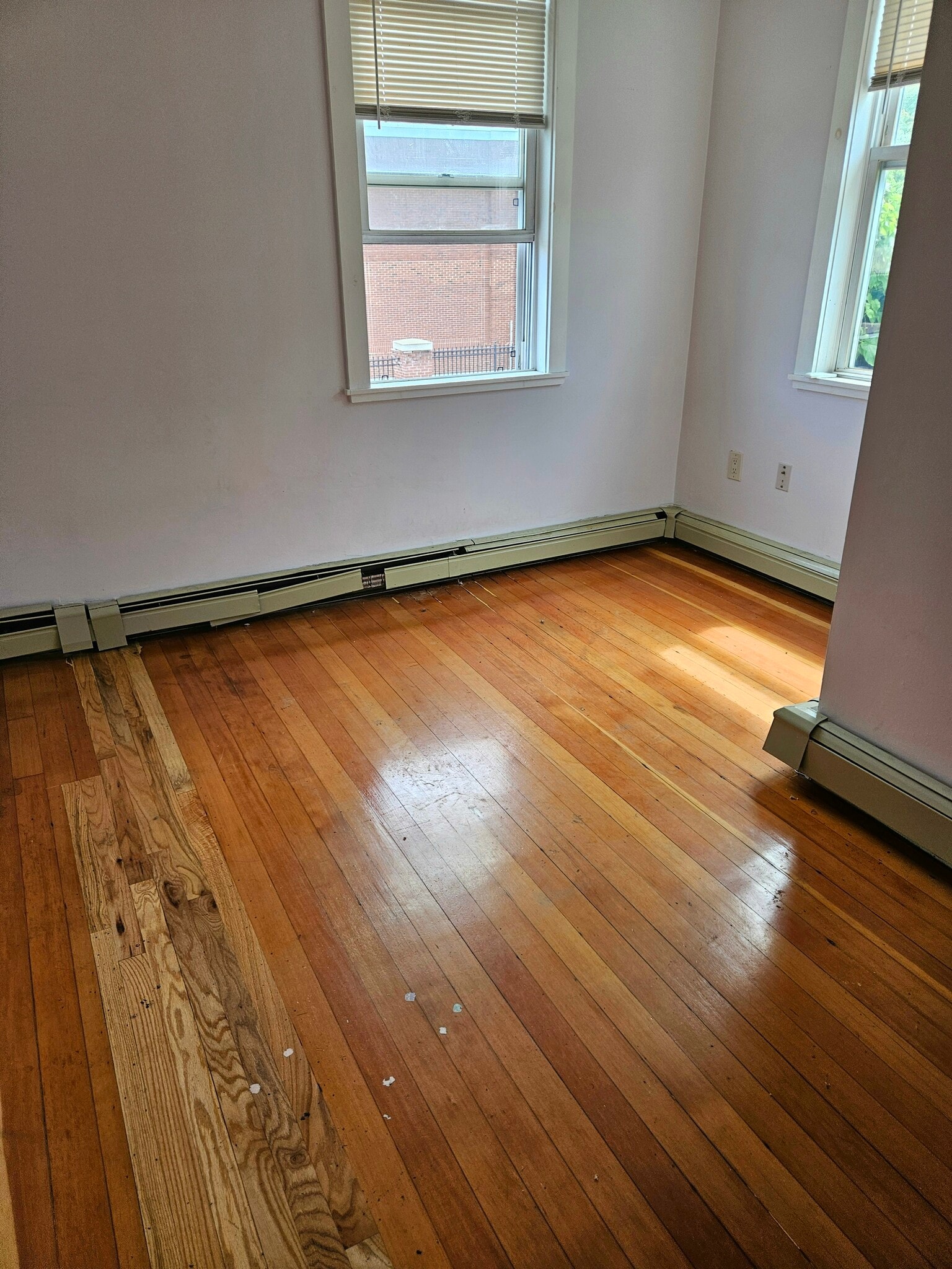 Building Photo - 5 River St