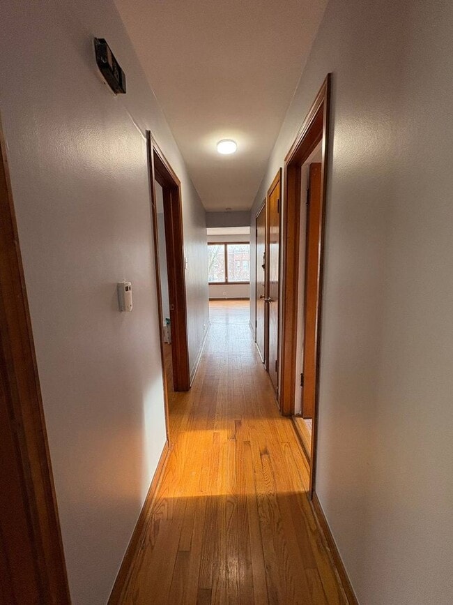 Building Photo - 1322 N Austin Blvd