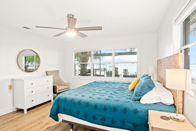 Building Photo - 13920 SE 124th St