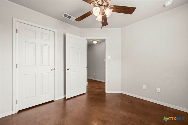 Building Photo - 1521 Aztec Trce