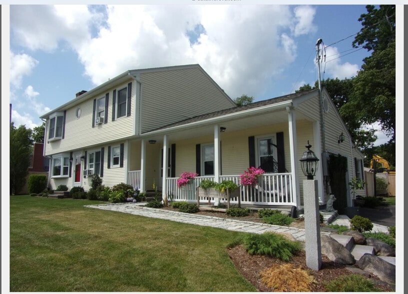 Garrison Colonial, Garage Front Porch - 647 Frenchtown Rd