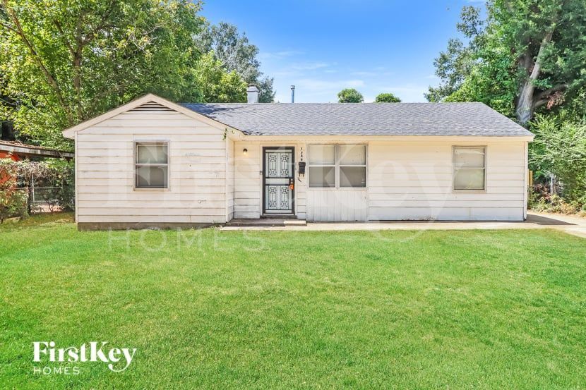 Primary Photo - 1769 Sugarloaf St