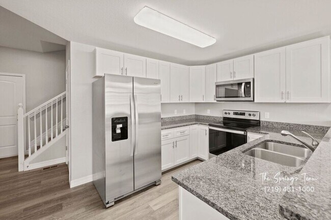 Building Photo - 756 Brambleberry Hts