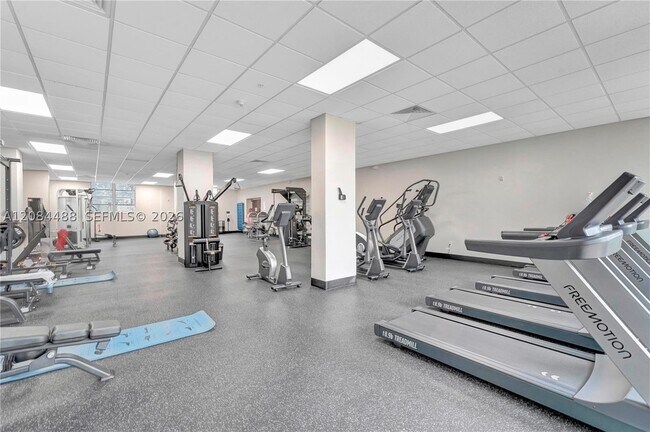 Building Photo - 3000 S Ocean Dr