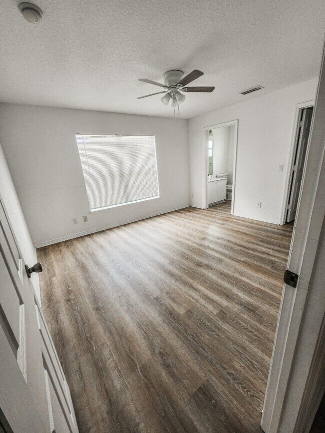 Building Photo - 151 Carmelite Ave NW