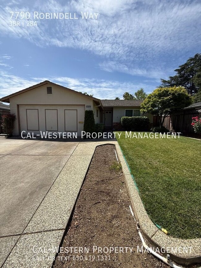 Building Photo - 7790 Robindell Way
