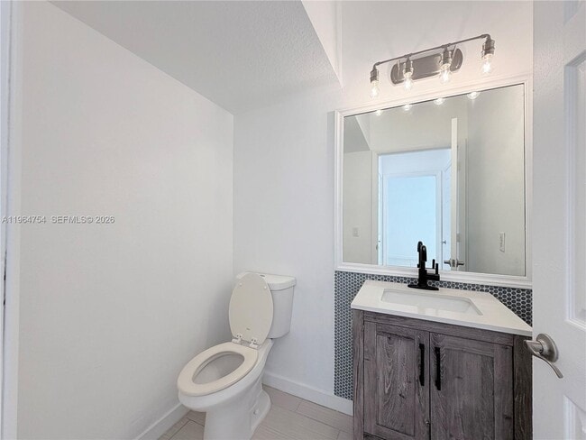 Building Photo - 792 NW 170th Terrace