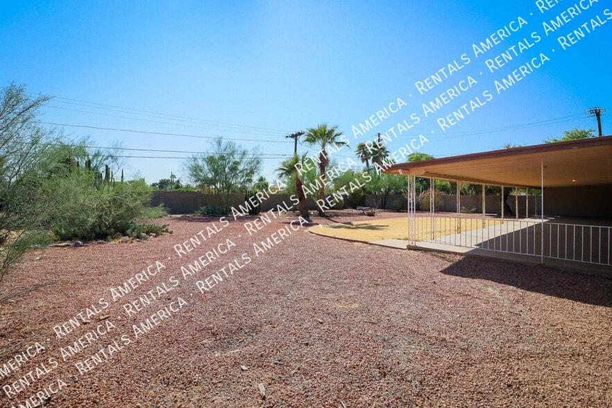 Building Photo - 4201 E Stanford Dr