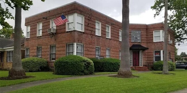 Primary Photo - 4823 Rusk St #2