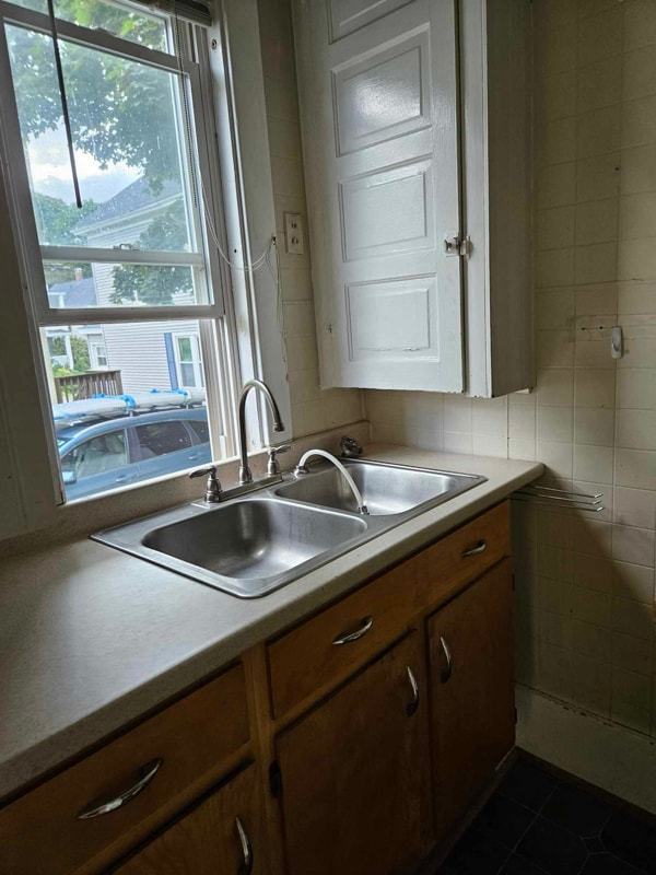 Building Photo - 284 French St