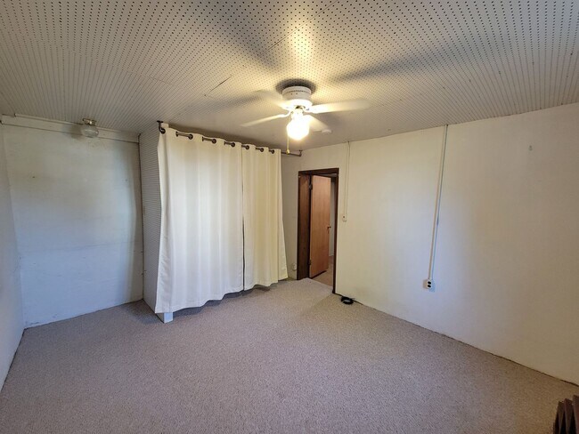 Building Photo - 604 W Seerley Blvd